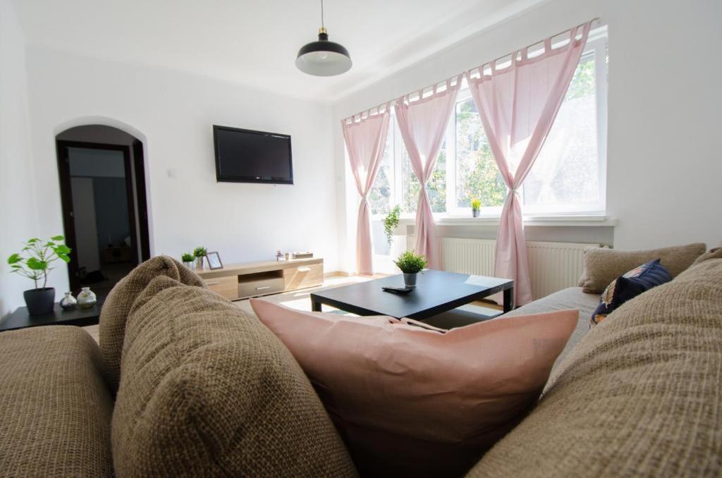 Bright Apartment Near Cismigiu And Old Town Бухарест Экстерьер фото